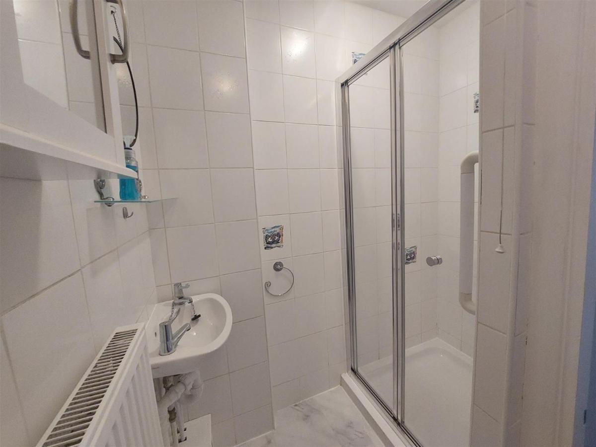 Rooms@No.9 Скарбъро Екстериор снимка